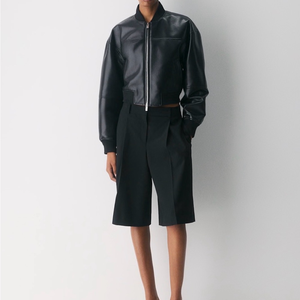 Aritzia Black Vegan Leather Synergy Bomber Jacket CURRENT XS - Picture 2 of 7